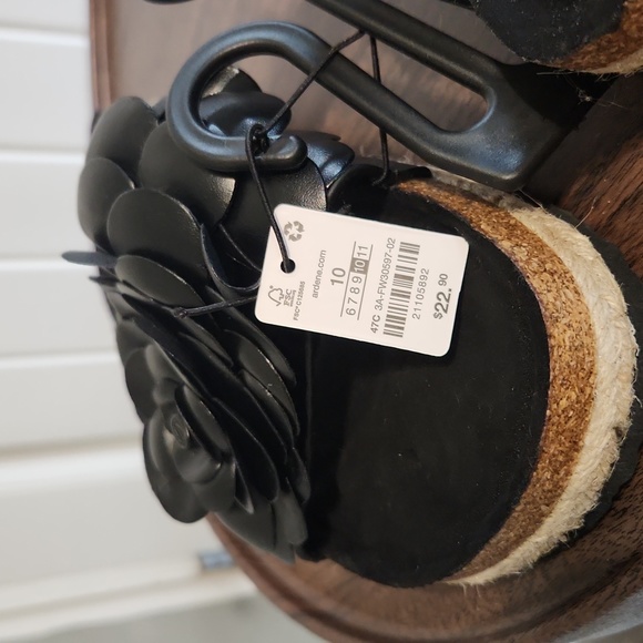 Ardene sandals - Picture 4 of 4